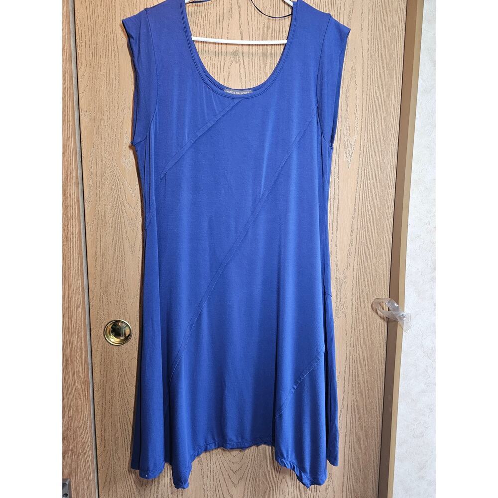 Kate & Mallory XL blue cap sleeved dress. Asymmetrical hem.